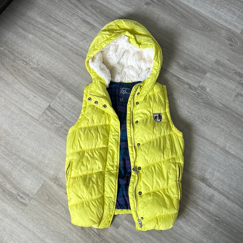American Eagle hi-lighter yellow puffy vest - size S